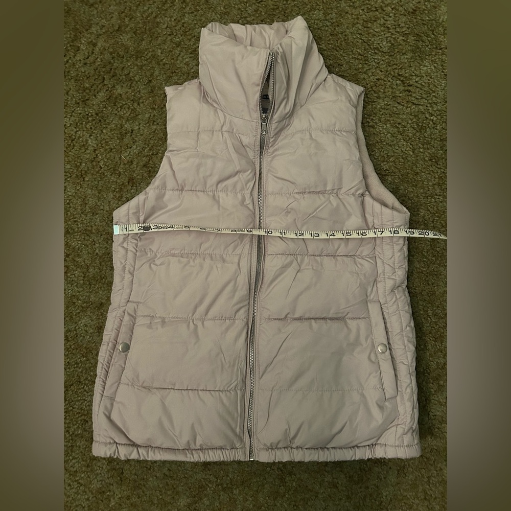 Old Navy Puffer Vest - Picture 7 of 9